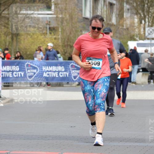 12.04.2026 - 45. Internationalen Wilhelmsburger Insellauf Strokosch-Dieckow http://msf.ph/oto/9478980 12.04.2026 13:29:09 Ziel 5509 meine-sportfotos.de
