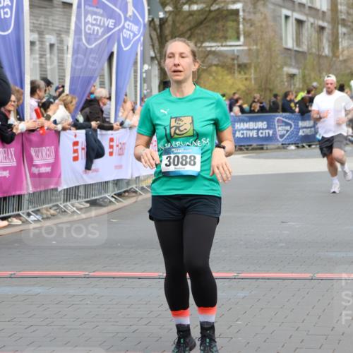 12.04.2026 - 45. Internationalen Wilhelmsburger Insellauf Strokosch-Dieckow http://msf.ph/oto/9478984 12.04.2026 12:59:01 Ziel 3309, 5613, 3525, 5422, 3088 meine-sportfotos.de