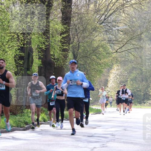 12.04.2026 - 45. Internationalen Wilhelmsburger Insellauf Yannick Fuchs http://msf.ph/oto/9479013 12.04.2026 10:17:01 Laufen 4061, 5767, 5708, 462, 4225, 4941, 5503, 2213 meine-sportfotos.de