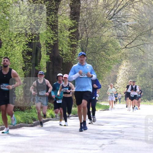 12.04.2026 - 45. Internationalen Wilhelmsburger Insellauf Yannick Fuchs http://msf.ph/oto/9479015 12.04.2026 10:17:01 Laufen 406, 5767, 462, 570, 4225, 2382, 2213 meine-sportfotos.de