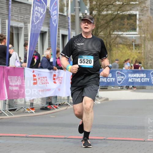 12.04.2026 - 45. Internationalen Wilhelmsburger Insellauf Strokosch-Dieckow http://msf.ph/oto/9479017 12.04.2026 13:28:55 Ziel 3800, 2630, 5520 meine-sportfotos.de
