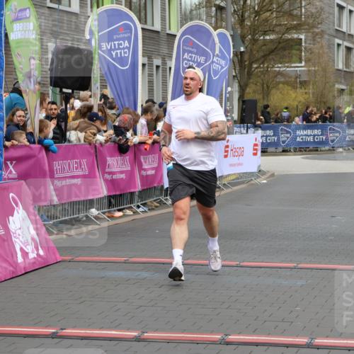 12.04.2026 - 45. Internationalen Wilhelmsburger Insellauf Strokosch-Dieckow http://msf.ph/oto/9479029 12.04.2026 12:59:05 Ziel 3255 meine-sportfotos.de