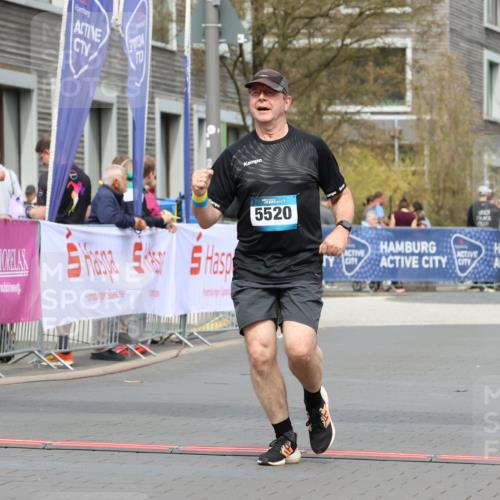 12.04.2026 - 45. Internationalen Wilhelmsburger Insellauf Strokosch-Dieckow http://msf.ph/oto/9479071 12.04.2026 13:28:55 Ziel 3800, 2630, 5520 meine-sportfotos.de