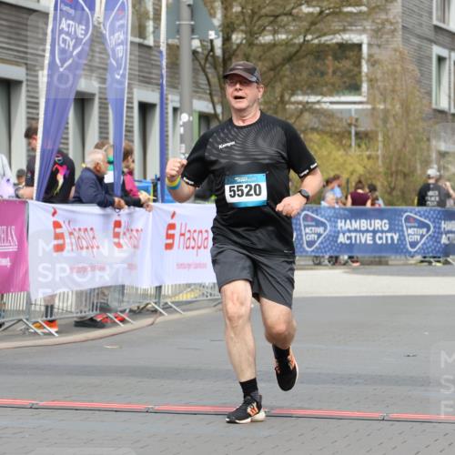 12.04.2026 - 45. Internationalen Wilhelmsburger Insellauf Strokosch-Dieckow http://msf.ph/oto/9479079 12.04.2026 13:28:55 Ziel 3800, 2630, 5520 meine-sportfotos.de