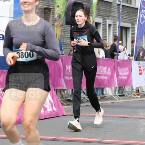 12.04.2026 - 45. Internationalen Wilhelmsburger Insellauf Strokosch-Dieckow http://msf.ph/oto/9479115 12.04.2026 13:28:54 Ziel 3800, 2630, 5520 meine-sportfotos.de