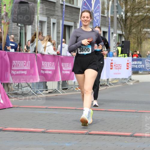 12.04.2026 - 45. Internationalen Wilhelmsburger Insellauf Strokosch-Dieckow http://msf.ph/oto/9479140 12.04.2026 13:28:52 Ziel 3800, 2630, 5520 meine-sportfotos.de