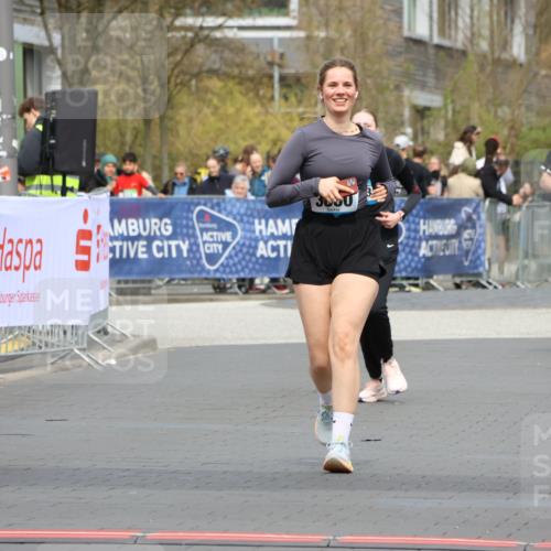 12.04.2026 - 45. Internationalen Wilhelmsburger Insellauf Strokosch-Dieckow http://msf.ph/oto/9479186 12.04.2026 13:28:48 Ziel 3800 meine-sportfotos.de