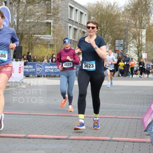 12.04.2026 - 45. Internationalen Wilhelmsburger Insellauf Strokosch-Dieckow http://msf.ph/oto/9479209 12.04.2026 12:59:18 Ziel 5846, 3286, 3623, 4822, 2015 meine-sportfotos.de