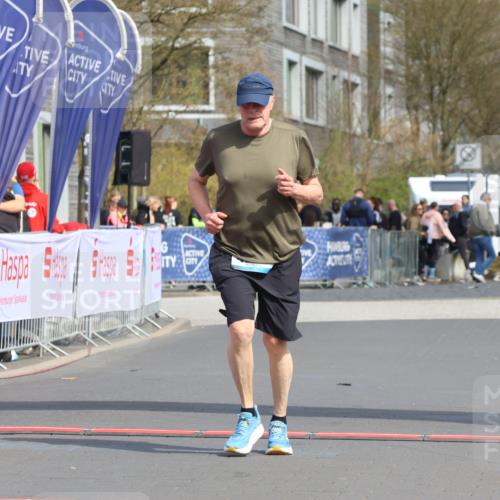 12.04.2026 - 45. Internationalen Wilhelmsburger Insellauf Strokosch-Dieckow http://msf.ph/oto/9479218 12.04.2026 11:45:25 Ziel 4201 meine-sportfotos.de