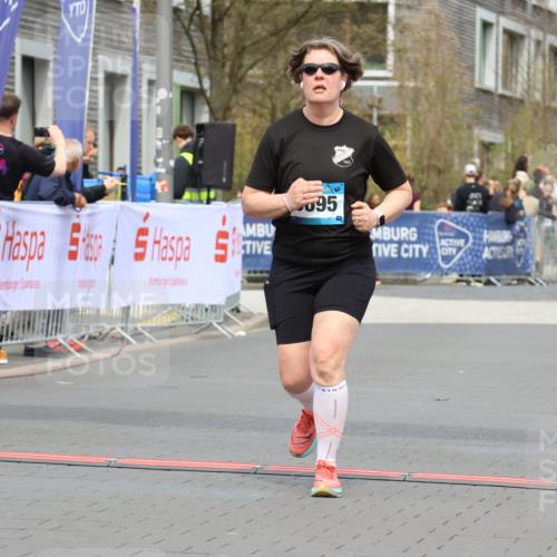 12.04.2026 - 45. Internationalen Wilhelmsburger Insellauf Strokosch-Dieckow http://msf.ph/oto/9479219 12.04.2026 13:28:34 Ziel 2563, 5695 meine-sportfotos.de