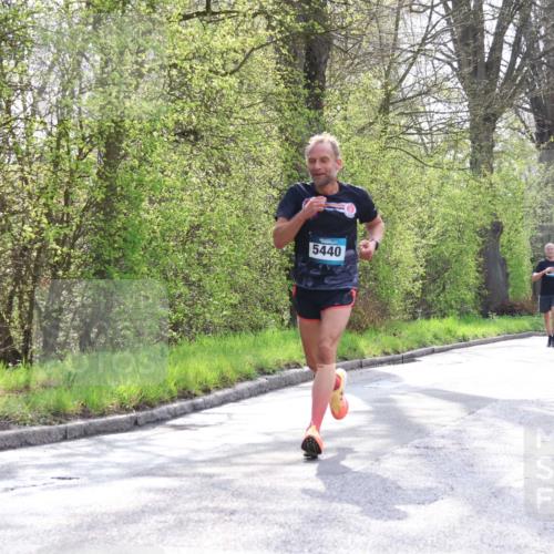 12.04.2026 - 45. Internationalen Wilhelmsburger Insellauf Yannick Fuchs http://msf.ph/oto/9479259 12.04.2026 10:17:25 Laufen 5440 meine-sportfotos.de