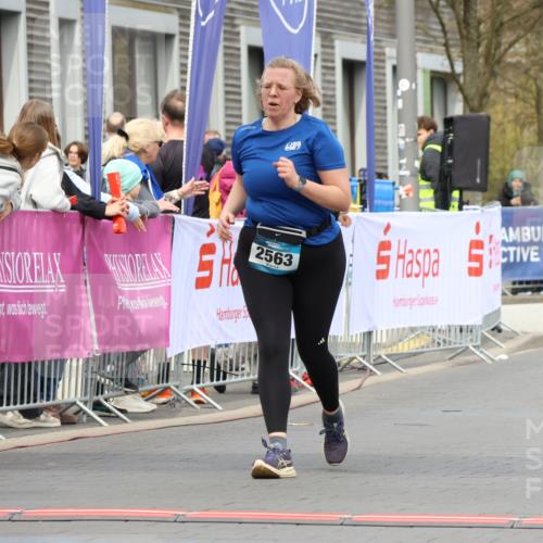 12.04.2026 - 45. Internationalen Wilhelmsburger Insellauf Strokosch-Dieckow http://msf.ph/oto/9479263 12.04.2026 13:28:30 Ziel 2563, 5695 meine-sportfotos.de