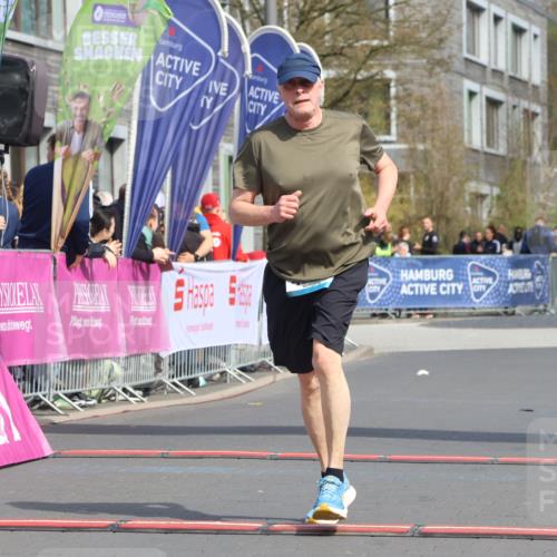 12.04.2026 - 45. Internationalen Wilhelmsburger Insellauf Strokosch-Dieckow http://msf.ph/oto/9479271 12.04.2026 11:45:26 Ziel 4201 meine-sportfotos.de
