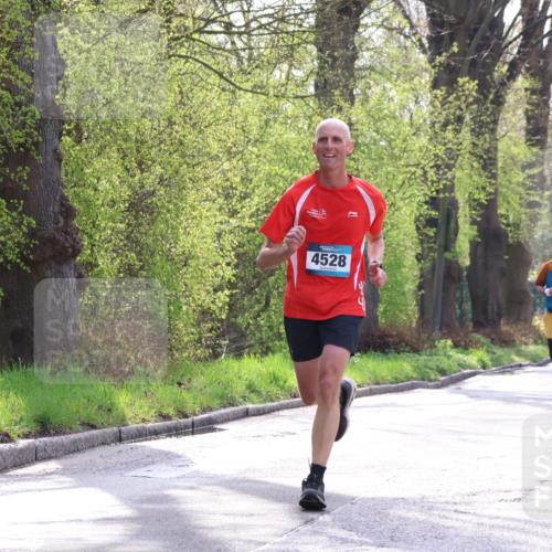 12.04.2026 - 45. Internationalen Wilhelmsburger Insellauf Yannick Fuchs http://msf.ph/oto/9479355 12.04.2026 10:17:35 Laufen 4528, 4580 meine-sportfotos.de