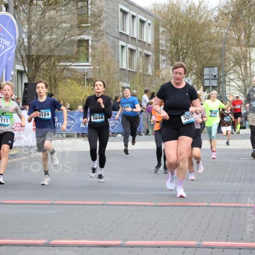 12.04.2026 - 45. Internationalen Wilhelmsburger Insellauf Strokosch-Dieckow http://msf.ph/oto/9479414 12.04.2026 12:59:31 Ziel 3728, 4023, 2009, 4875, 5276, 3017, 5111, 5124, 5644, 5718, 2082, 4741, 5191 meine-sportfotos.de