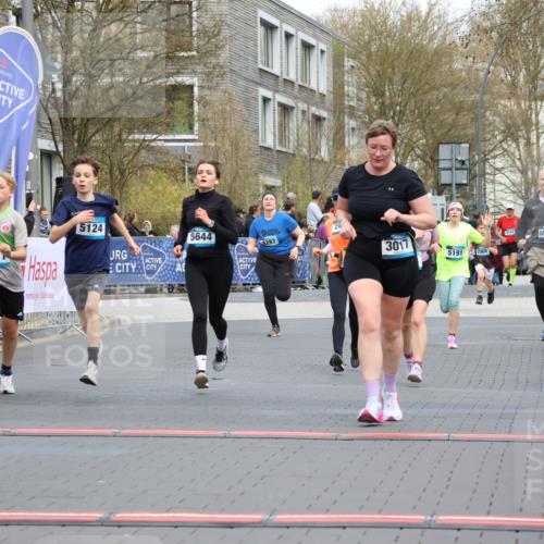 12.04.2026 - 45. Internationalen Wilhelmsburger Insellauf Strokosch-Dieckow http://msf.ph/oto/9479434 12.04.2026 12:59:31 Ziel 3728, 4023, 2009, 4875, 5276, 3017, 5111, 5124, 5644, 5718, 2082, 4741, 5191 meine-sportfotos.de
