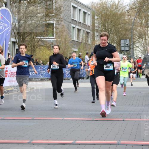 12.04.2026 - 45. Internationalen Wilhelmsburger Insellauf Strokosch-Dieckow http://msf.ph/oto/9479444 12.04.2026 12:59:31 Ziel 3728, 4023, 2009, 4875, 5276, 3017, 5111, 5124, 5644, 5718, 2082, 4741, 5191 meine-sportfotos.de