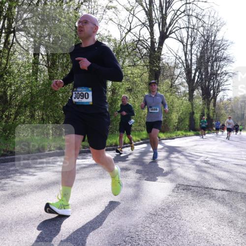 12.04.2026 - 45. Internationalen Wilhelmsburger Insellauf Yannick Fuchs http://msf.ph/oto/9479450 12.04.2026 10:30:06 Laufen  meine-sportfotos.de