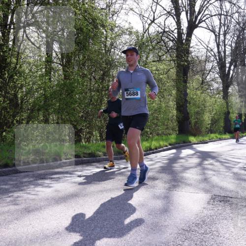 12.04.2026 - 45. Internationalen Wilhelmsburger Insellauf Yannick Fuchs http://msf.ph/oto/9479462 12.04.2026 10:30:07 Laufen  meine-sportfotos.de