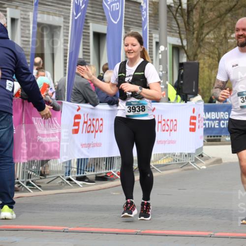 12.04.2026 - 45. Internationalen Wilhelmsburger Insellauf Strokosch-Dieckow http://msf.ph/oto/9479482 12.04.2026 13:28:13 Ziel 3132, 2875, 3938, 3937 meine-sportfotos.de