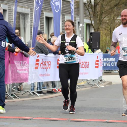 12.04.2026 - 45. Internationalen Wilhelmsburger Insellauf Strokosch-Dieckow http://msf.ph/oto/9479496 12.04.2026 13:28:13 Ziel 3132, 2875, 3938, 3937 meine-sportfotos.de