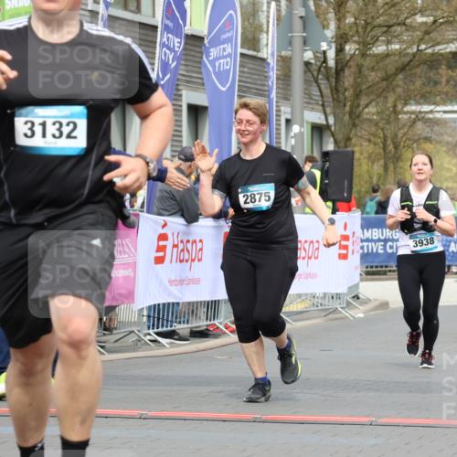 12.04.2026 - 45. Internationalen Wilhelmsburger Insellauf Strokosch-Dieckow http://msf.ph/oto/9479517 12.04.2026 13:28:11 Ziel 2756, 2180, 3132, 2875, 3938, 3937 meine-sportfotos.de
