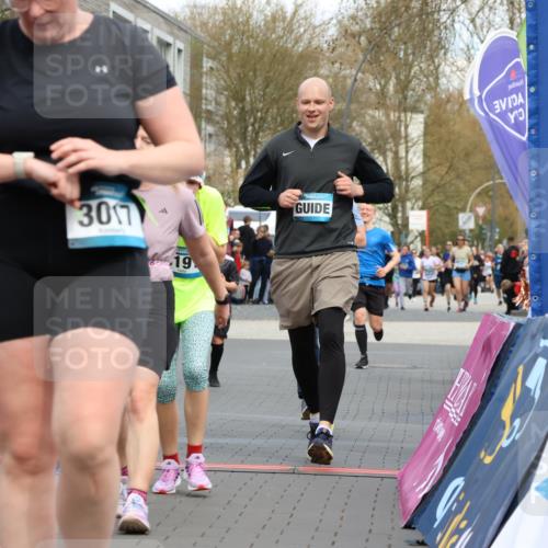 12.04.2026 - 45. Internationalen Wilhelmsburger Insellauf Strokosch-Dieckow http://msf.ph/oto/9479532 12.04.2026 12:59:36 Ziel 3017, 5111, 5124, 5644, 5718, 2082, 4741, 5191, 4287, 5219, 2068, 3246, 4035, 5244, 4128 meine-sportfotos.de