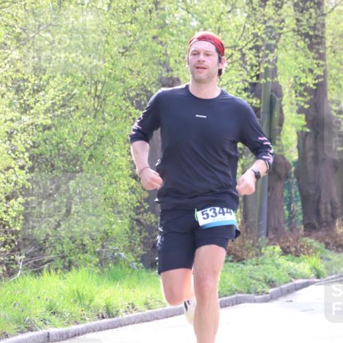 12.04.2026 - 45. Internationalen Wilhelmsburger Insellauf Yannick Fuchs http://msf.ph/oto/9479563 12.04.2026 10:17:55 Laufen 5344 meine-sportfotos.de