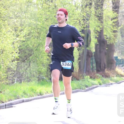 12.04.2026 - 45. Internationalen Wilhelmsburger Insellauf Yannick Fuchs http://msf.ph/oto/9479566 12.04.2026 10:17:55 Laufen 5344 meine-sportfotos.de