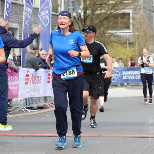 12.04.2026 - 45. Internationalen Wilhelmsburger Insellauf Strokosch-Dieckow http://msf.ph/oto/9479567 12.04.2026 13:28:08 Ziel 2756, 2180, 3132, 2875 meine-sportfotos.de