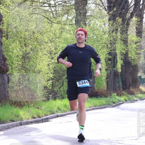 12.04.2026 - 45. Internationalen Wilhelmsburger Insellauf Yannick Fuchs http://msf.ph/oto/9479574 12.04.2026 10:17:56 Laufen 5344, 2181 meine-sportfotos.de
