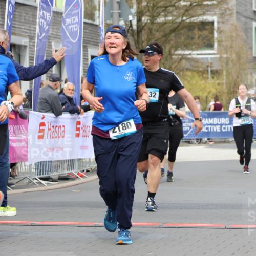 12.04.2026 - 45. Internationalen Wilhelmsburger Insellauf Strokosch-Dieckow http://msf.ph/oto/9479593 12.04.2026 13:28:08 Ziel 2756, 2180, 3132, 2875 meine-sportfotos.de