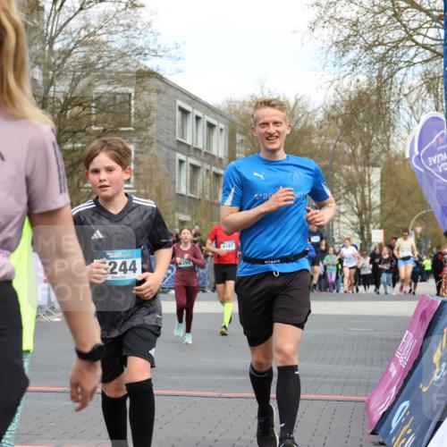 12.04.2026 - 45. Internationalen Wilhelmsburger Insellauf Strokosch-Dieckow http://msf.ph/oto/9479601 12.04.2026 12:59:42 Ziel 3246, 4035, 5244, 4128, 4565, 5079, 4395 meine-sportfotos.de