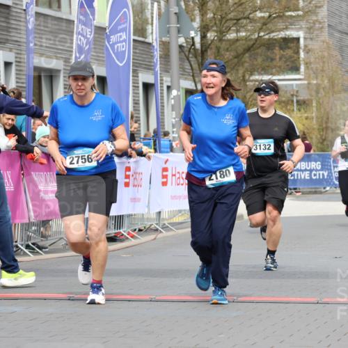 12.04.2026 - 45. Internationalen Wilhelmsburger Insellauf Strokosch-Dieckow http://msf.ph/oto/9479603 12.04.2026 13:28:07 Ziel 3215, 2756, 2180, 3132, 2875 meine-sportfotos.de