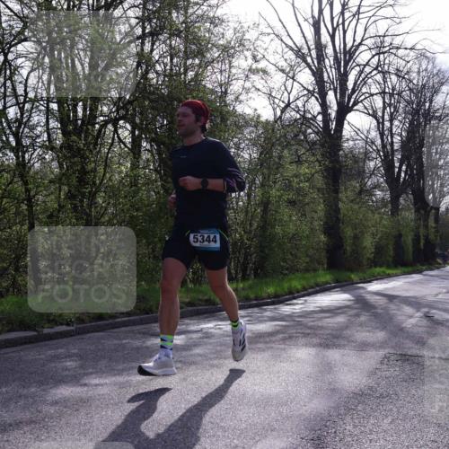 12.04.2026 - 45. Internationalen Wilhelmsburger Insellauf Yannick Fuchs http://msf.ph/oto/9479605 12.04.2026 10:17:58 Laufen 5344 meine-sportfotos.de