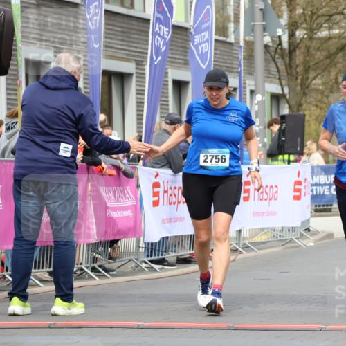 12.04.2026 - 45. Internationalen Wilhelmsburger Insellauf Strokosch-Dieckow http://msf.ph/oto/9479657 12.04.2026 13:28:06 Ziel 3215, 2756, 2180, 3132 meine-sportfotos.de