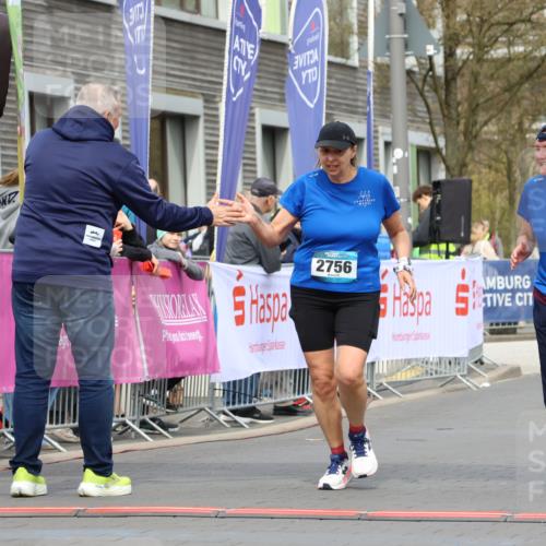 12.04.2026 - 45. Internationalen Wilhelmsburger Insellauf Strokosch-Dieckow http://msf.ph/oto/9479684 12.04.2026 13:28:06 Ziel 3215, 2756, 2180, 3132 meine-sportfotos.de