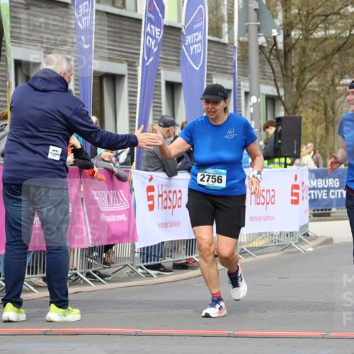 12.04.2026 - 45. Internationalen Wilhelmsburger Insellauf Strokosch-Dieckow http://msf.ph/oto/9479696 12.04.2026 13:28:06 Ziel 3215, 2756, 2180, 3132 meine-sportfotos.de