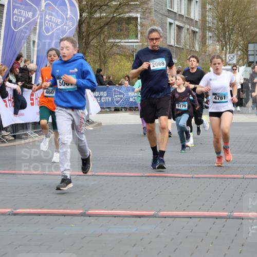 12.04.2026 - 45. Internationalen Wilhelmsburger Insellauf Strokosch-Dieckow http://msf.ph/oto/9479729 12.04.2026 12:59:50 Ziel 4187, 5067, 2069, 4761, 5179, 3192, 5635, 4917 meine-sportfotos.de