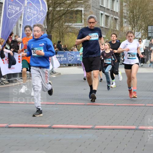12.04.2026 - 45. Internationalen Wilhelmsburger Insellauf Strokosch-Dieckow http://msf.ph/oto/9479738 12.04.2026 12:59:50 Ziel 4187, 5067, 2069, 4761, 5179, 3192, 5635, 4917 meine-sportfotos.de