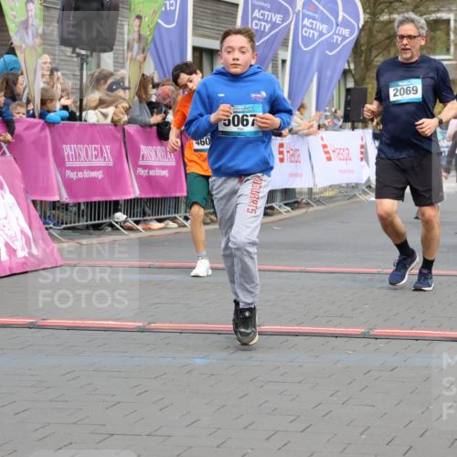 12.04.2026 - 45. Internationalen Wilhelmsburger Insellauf Strokosch-Dieckow http://msf.ph/oto/9479769 12.04.2026 12:59:51 Ziel 4187, 5067, 2069, 4761, 5179, 3192, 5635, 4917, 4171, 4170 meine-sportfotos.de