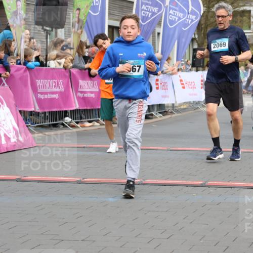 12.04.2026 - 45. Internationalen Wilhelmsburger Insellauf Strokosch-Dieckow http://msf.ph/oto/9479779 12.04.2026 12:59:51 Ziel 4187, 5067, 2069, 4761, 5179, 3192, 5635, 4917, 4171, 4170 meine-sportfotos.de