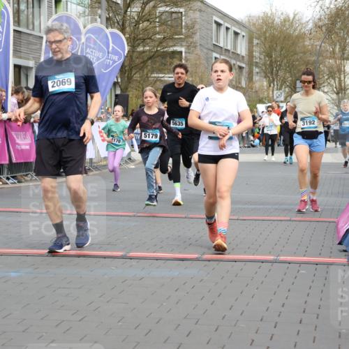 12.04.2026 - 45. Internationalen Wilhelmsburger Insellauf Strokosch-Dieckow http://msf.ph/oto/9479797 12.04.2026 12:59:52 Ziel 5067, 2069, 4761, 5179, 3192, 5635, 4917, 4171, 4170 meine-sportfotos.de