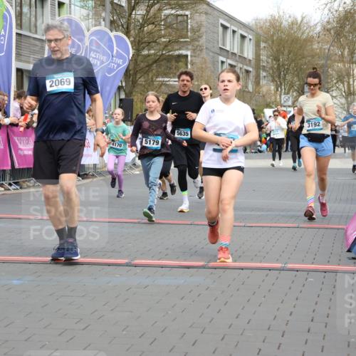 12.04.2026 - 45. Internationalen Wilhelmsburger Insellauf Strokosch-Dieckow http://msf.ph/oto/9479807 12.04.2026 12:59:52 Ziel 5067, 2069, 4761, 5179, 3192, 5635, 4917, 4171, 4170 meine-sportfotos.de