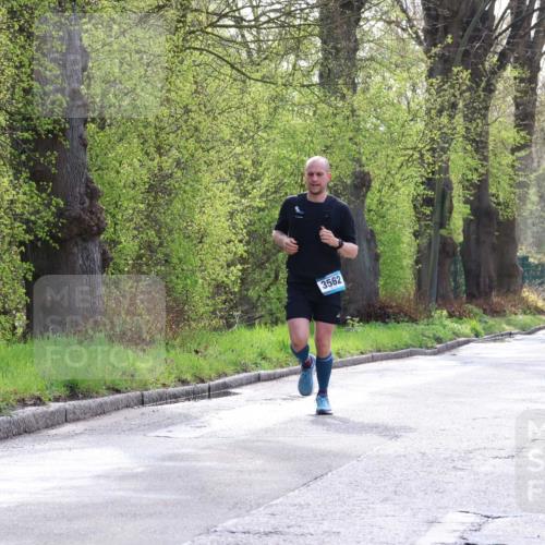 12.04.2026 - 45. Internationalen Wilhelmsburger Insellauf Yannick Fuchs http://msf.ph/oto/9479833 12.04.2026 10:18:22 Laufen 3562, 6473 meine-sportfotos.de