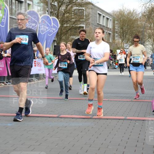 12.04.2026 - 45. Internationalen Wilhelmsburger Insellauf Strokosch-Dieckow http://msf.ph/oto/9479839 12.04.2026 12:59:53 Ziel 5067, 2069, 4761, 5179, 3192, 5635, 4917, 4171, 4170 meine-sportfotos.de