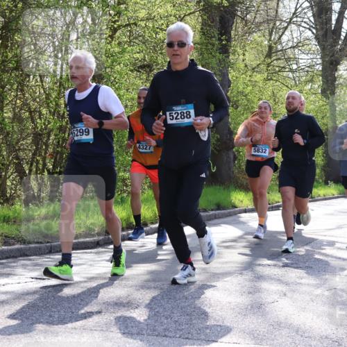 12.04.2026 - 45. Internationalen Wilhelmsburger Insellauf Yannick Fuchs http://msf.ph/oto/9479885 12.04.2026 10:30:28 Laufen  meine-sportfotos.de
