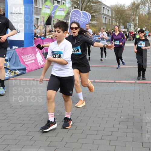12.04.2026 - 45. Internationalen Wilhelmsburger Insellauf Strokosch-Dieckow http://msf.ph/oto/9479898 12.04.2026 13:00:08 Ziel 5339, 2006, 4096, 5081, 4623, 4620 meine-sportfotos.de