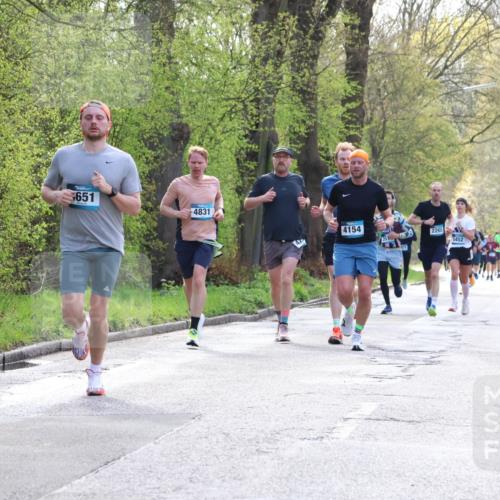 12.04.2026 - 45. Internationalen Wilhelmsburger Insellauf Yannick Fuchs http://msf.ph/oto/9479926 12.04.2026 10:18:39 Laufen 651, 4831, 4154, 2265, 5452, 488 meine-sportfotos.de