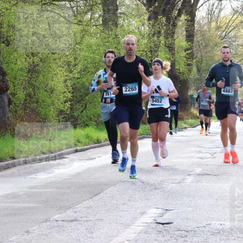 12.04.2026 - 45. Internationalen Wilhelmsburger Insellauf Yannick Fuchs http://msf.ph/oto/9479995 12.04.2026 10:18:46 Laufen 2265, 351, 5452, 2979, 4075, 4883 meine-sportfotos.de